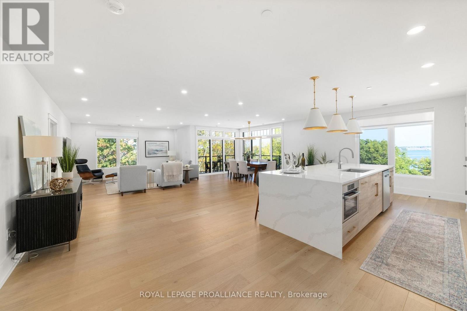 409 - 17 Cleave Avenue, Prince Edward County, Ontario  K0K 2T0 - Photo 2 - X12486858