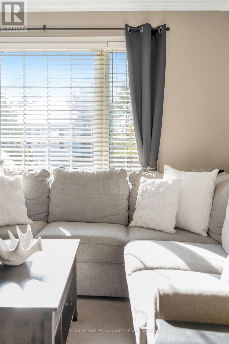 25 Faraday Gardens, Belleville, Ontario  K8P 5J5 - Photo 10 - X12491558