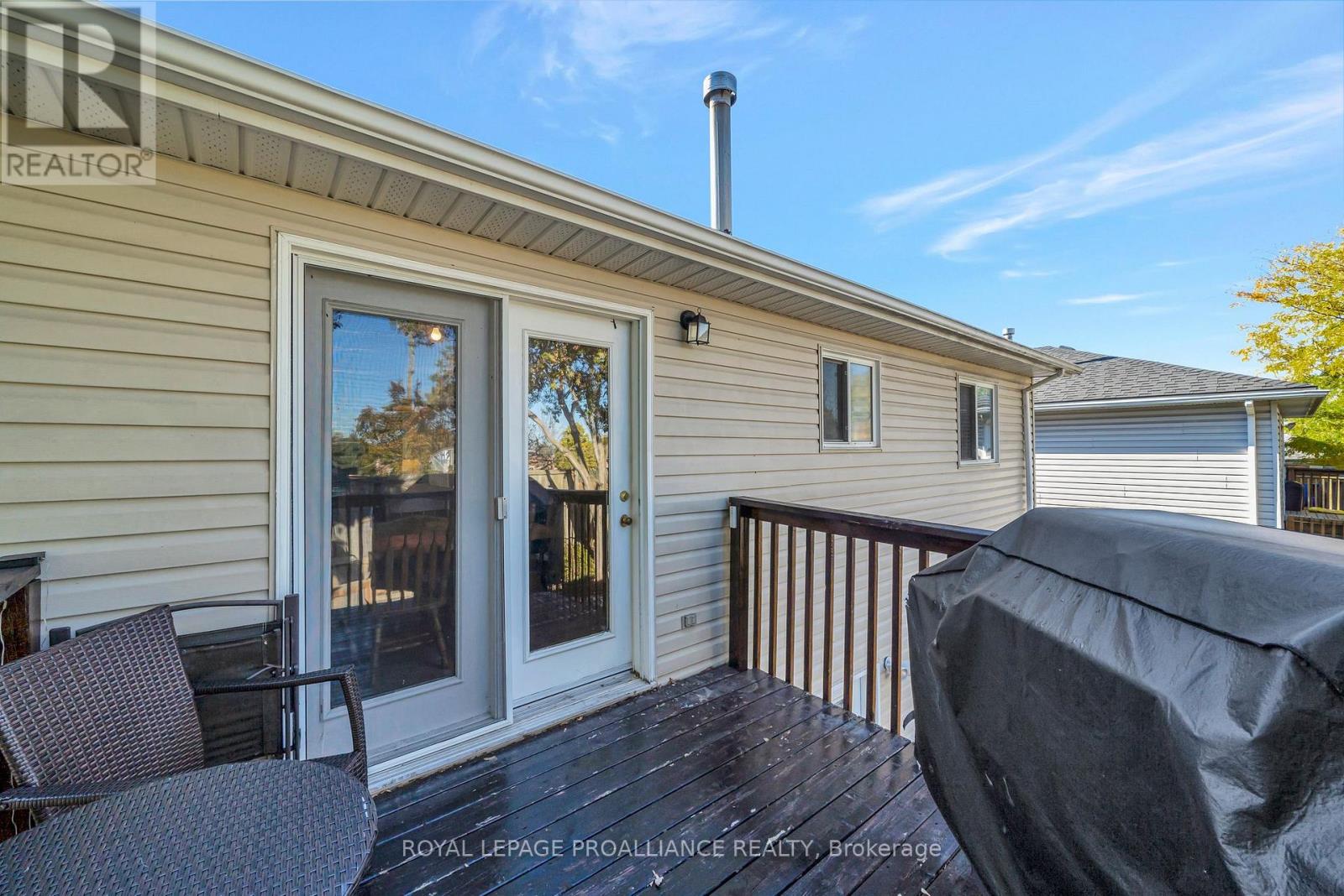 25 Faraday Gardens, Belleville, Ontario  K8P 5J5 - Photo 31 - X12491558