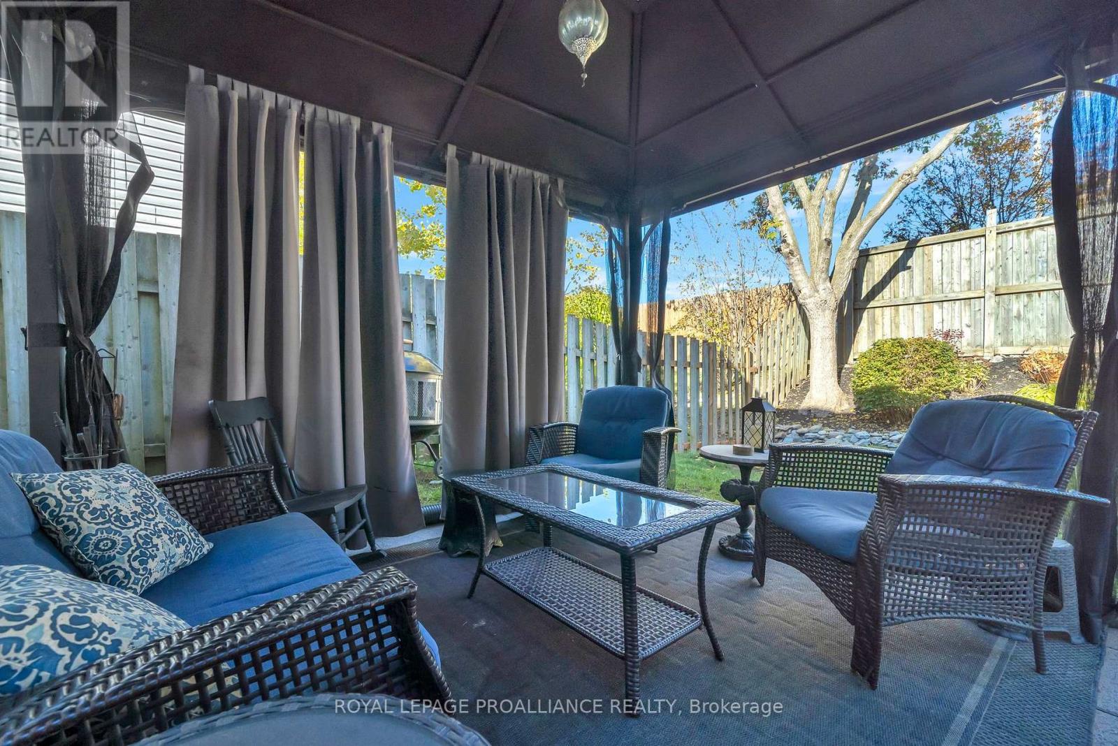 25 Faraday Gardens, Belleville, Ontario  K8P 5J5 - Photo 32 - X12491558