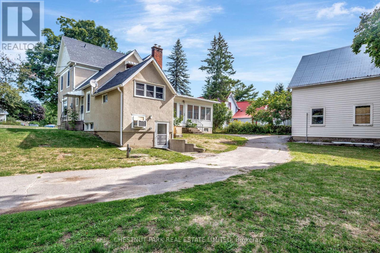 385 Bloomfield Main Street, Prince Edward County, Ontario  K0K 1G0 - Photo 3 - X12492286