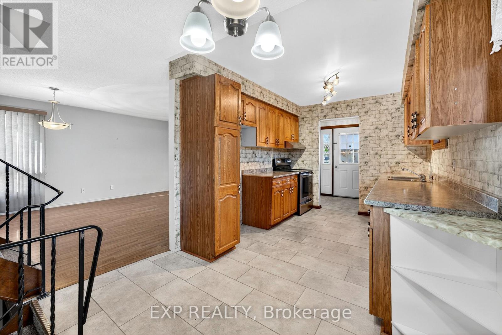 47 Fox Lane, Belleville, Ontario  K0K 2B0 - Photo 7 - X12494734