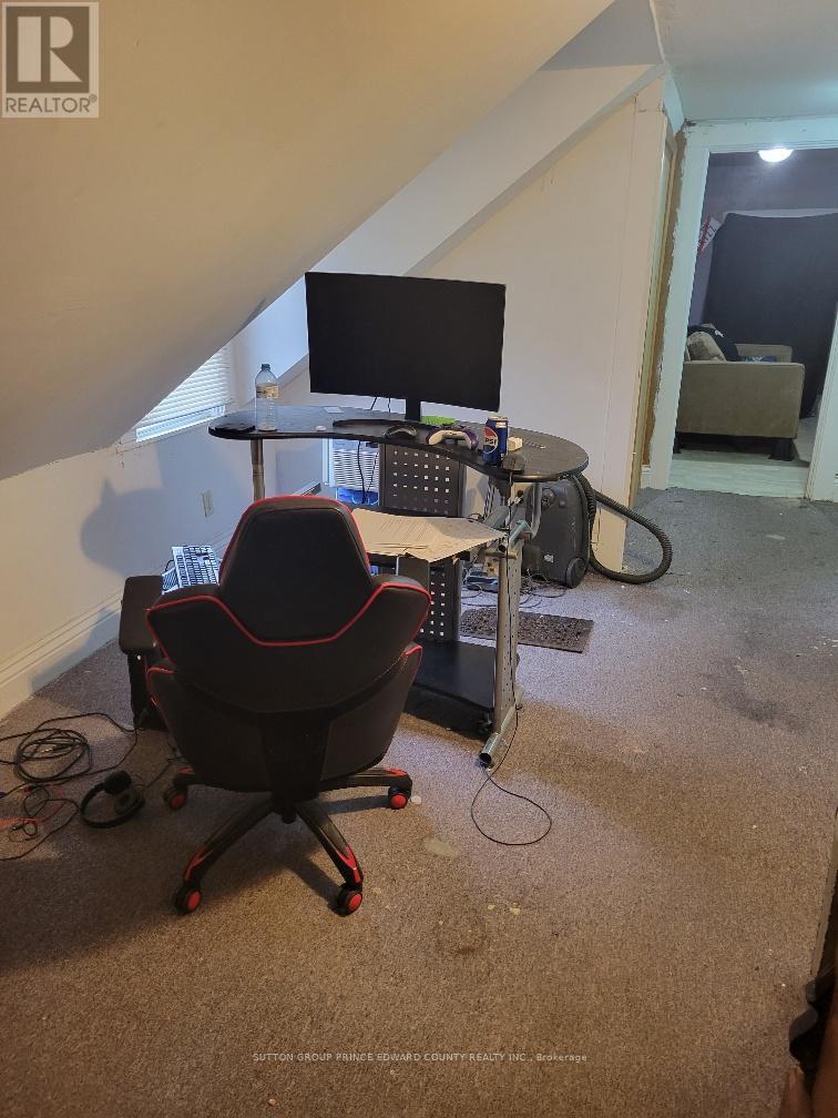 11 Low Street, Prince Edward County, Ontario  K0K 2T0 - Photo 17 - X12496534