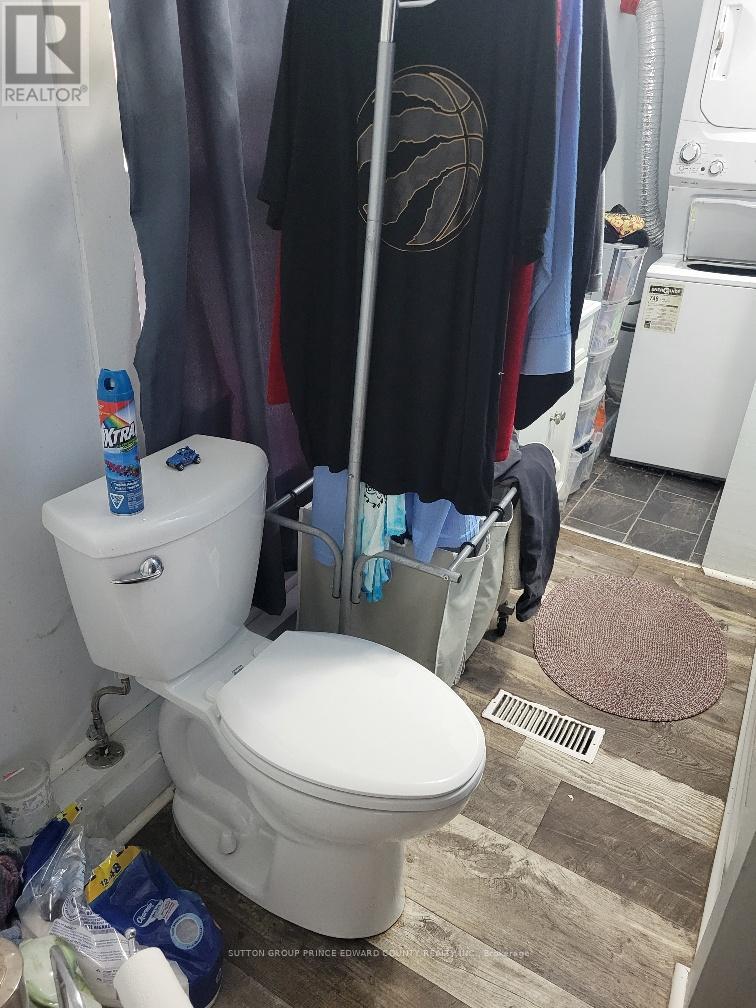 11 Low Street, Prince Edward County, Ontario  K0K 2T0 - Photo 26 - X12496534