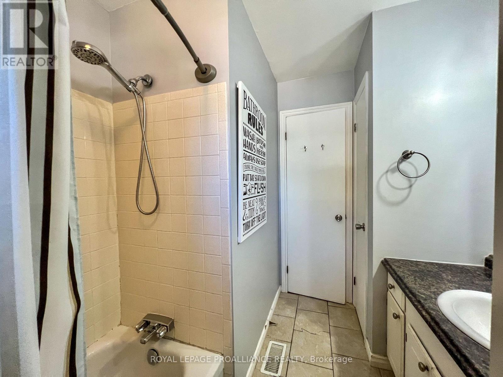 157 Singleton Drive, Belleville, Ontario  K8N 5H4 - Photo 17 - X12497720