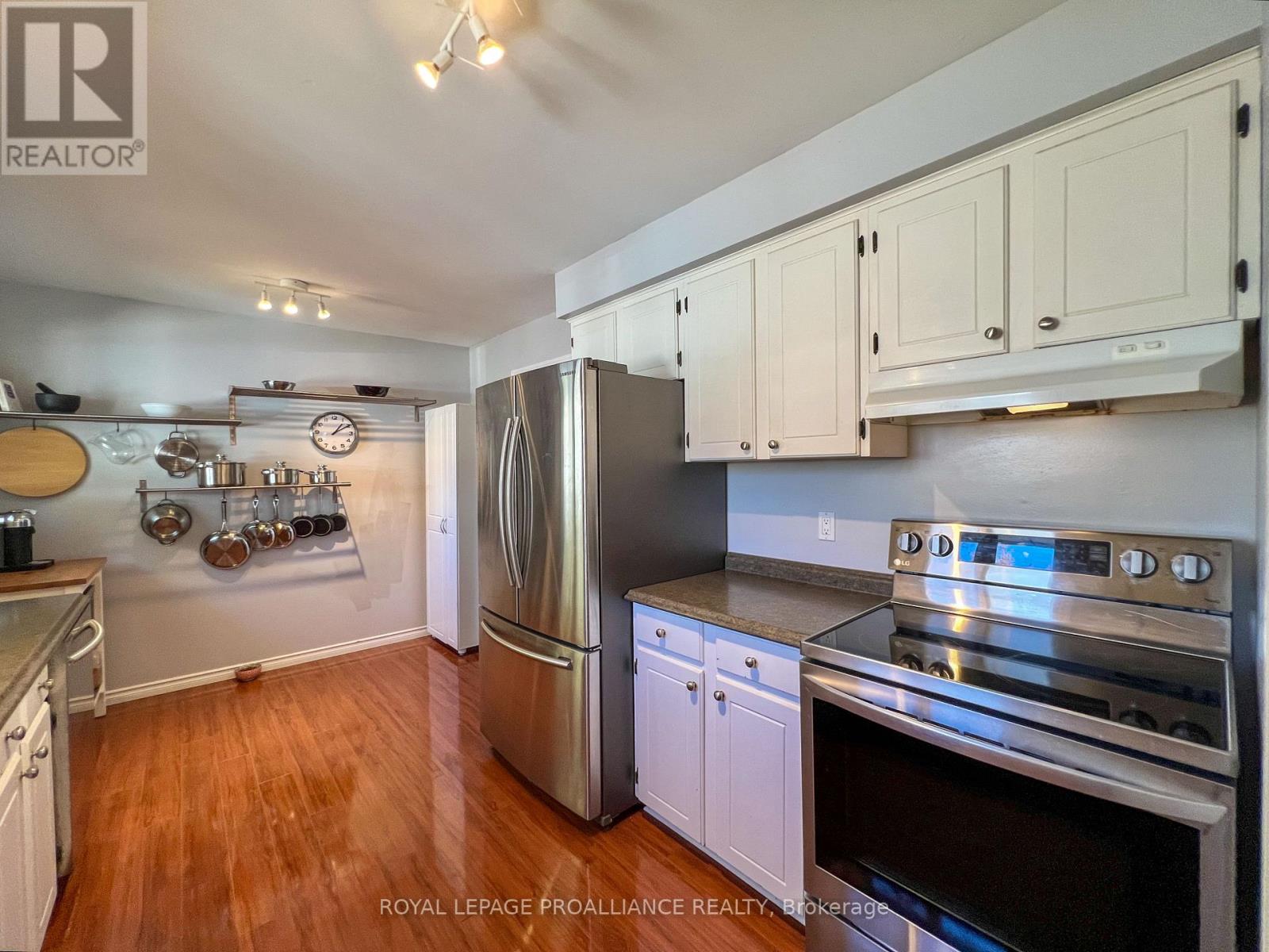 157 Singleton Drive, Belleville, Ontario  K8N 5H4 - Photo 8 - X12497720