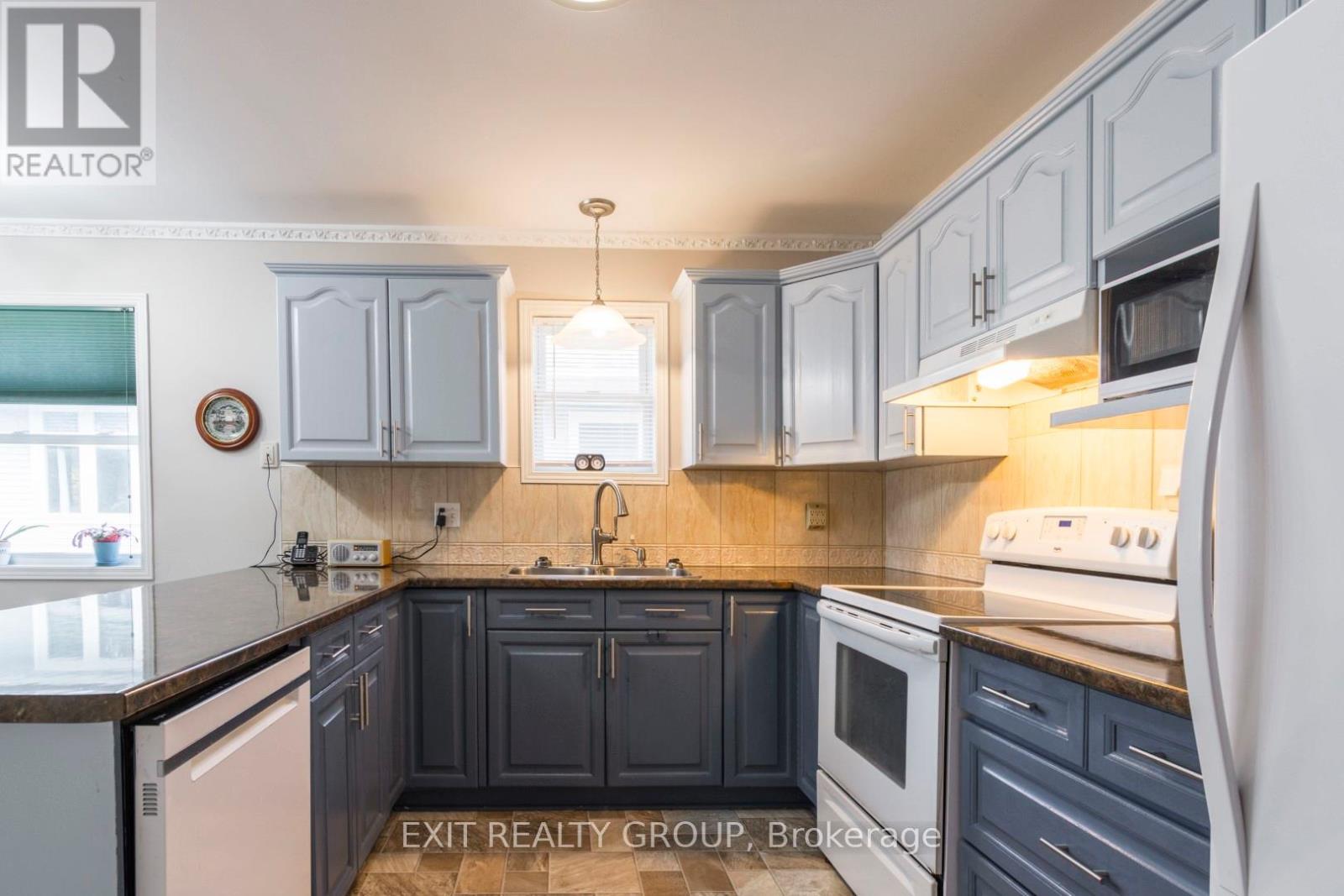 36 Cretney Drive, Prince Edward County, Ontario  K0K 3L0 - Photo 8 - X12499078