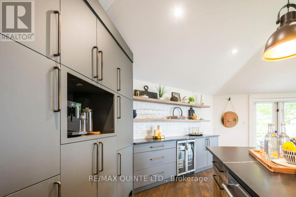 1190 County 3 Road, Prince Edward County, Ontario  K8N 4Z1 - Photo 9 - X12499362