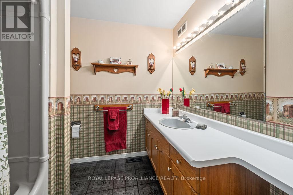 37 Mccrea Court, Tweed, Ontario  K0K 3J0 - Photo 28 - X12500146