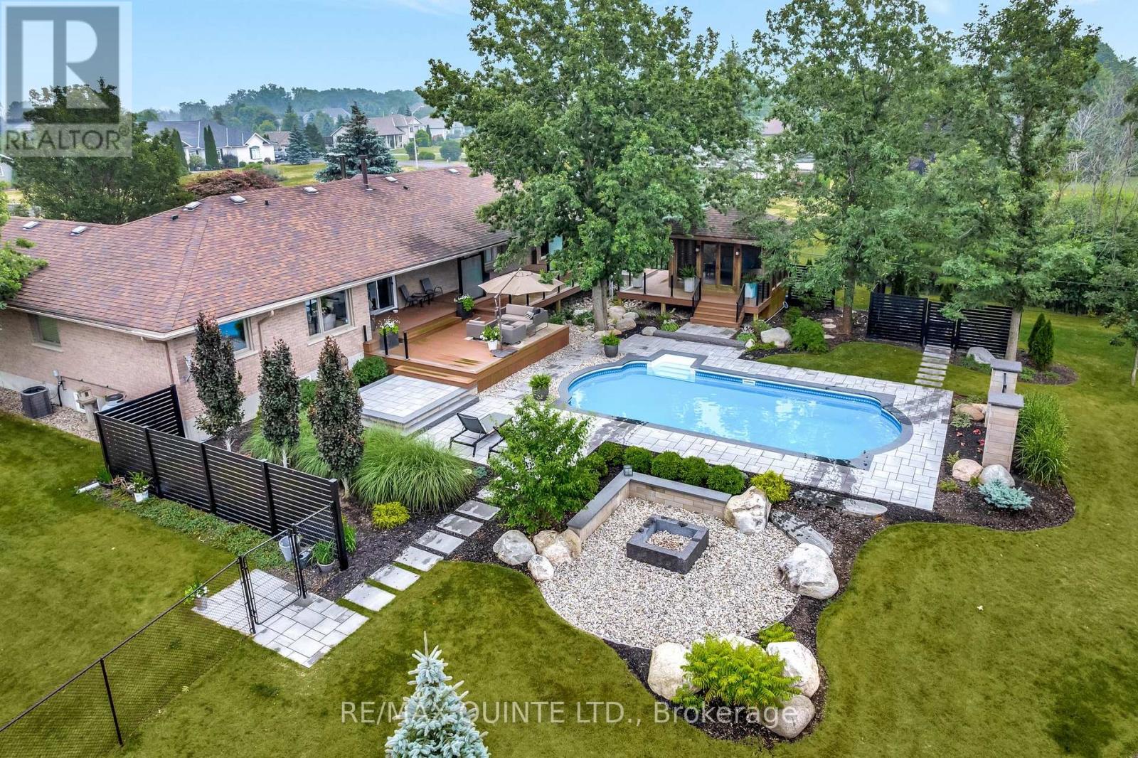 100 BAY BREEZE STREET, Prince Edward County, Ontario