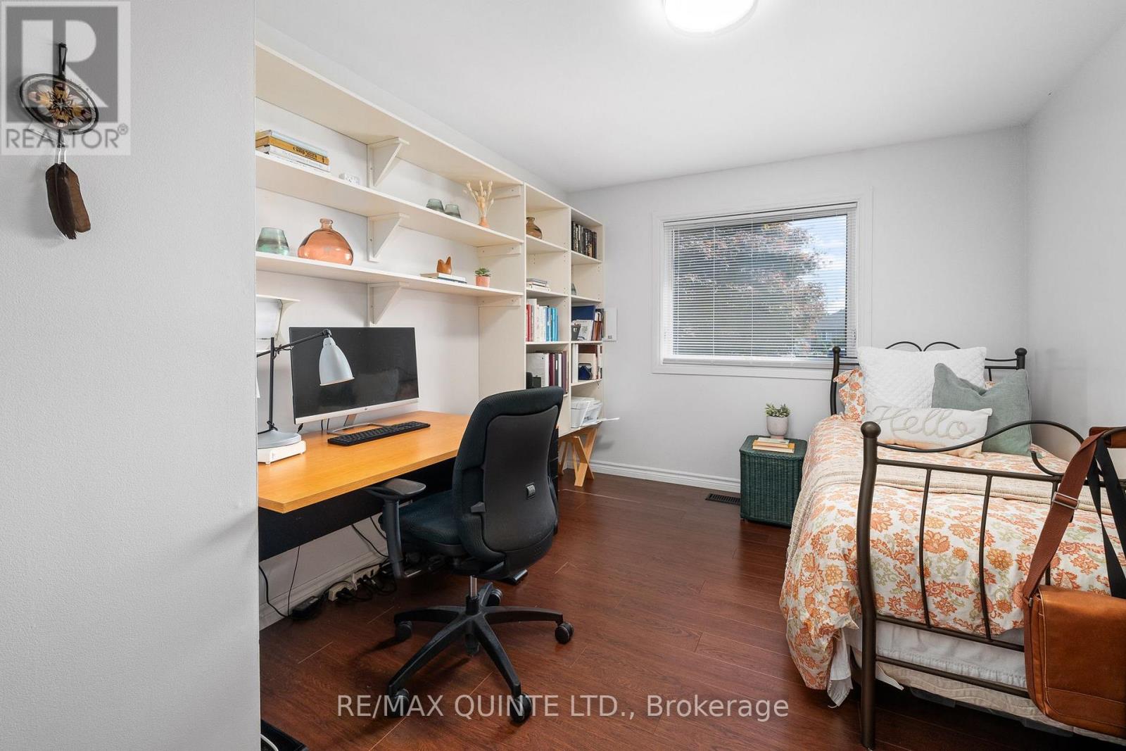 100 Bay Breeze Street, Prince Edward County, Ontario  K8N 0L4 - Photo 28 - X12502676