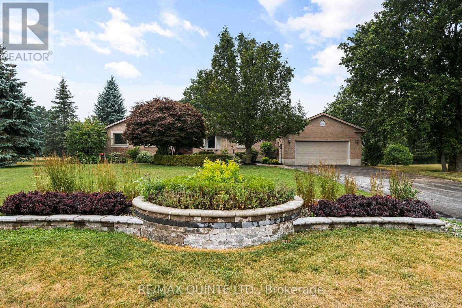 100 Bay Breeze Street, Prince Edward County, Ontario  K8N 0L4 - Photo 4 - X12502676