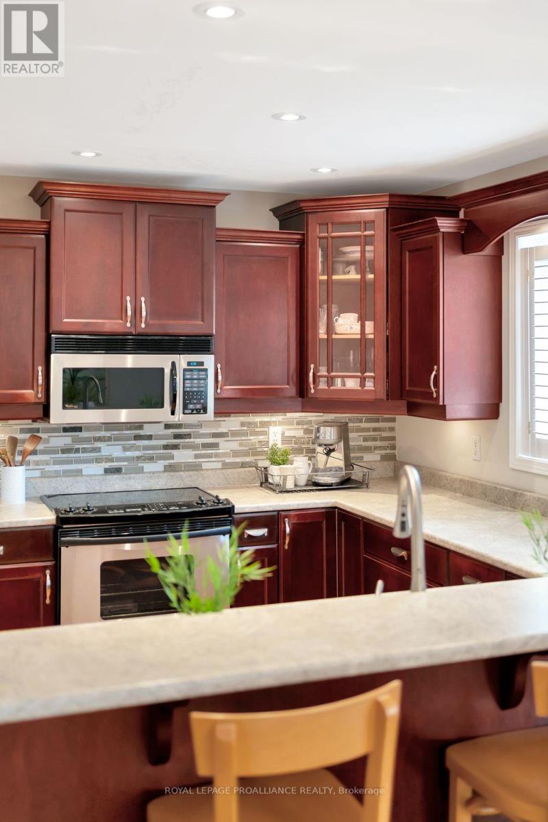 8 Linden Lane, Belleville, Ontario  K8N 5W9 - Photo 22 - X12503154