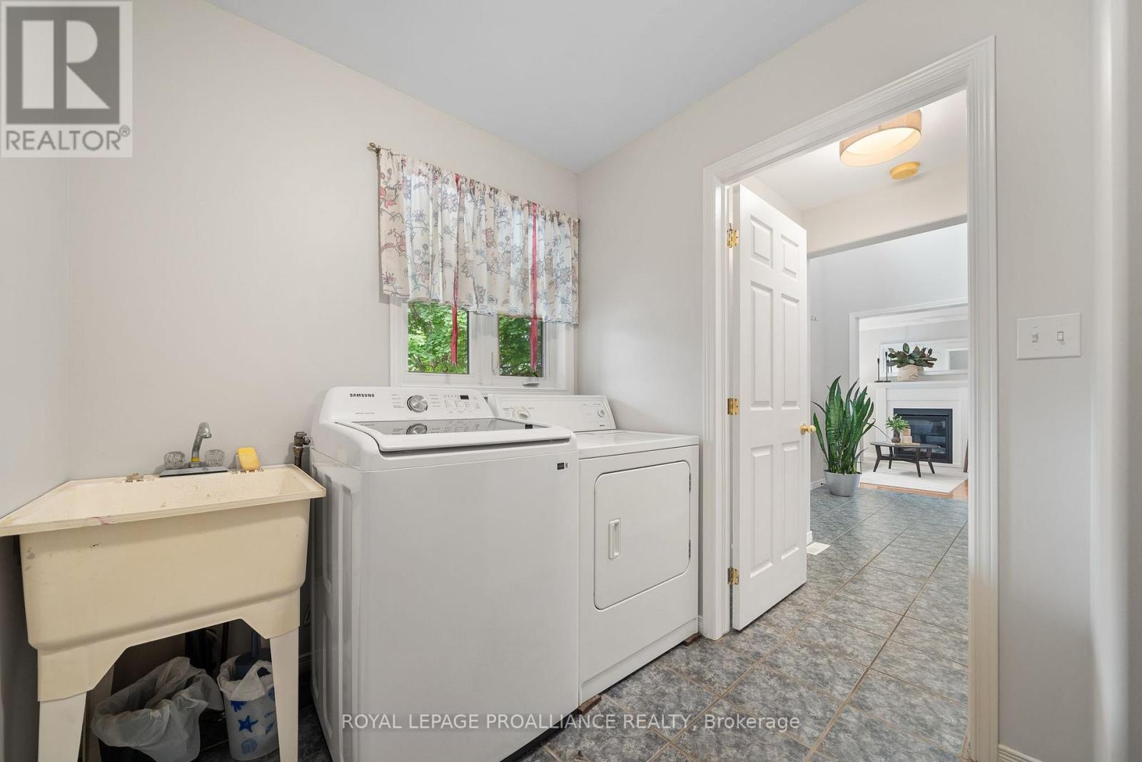 8 Linden Lane, Belleville, Ontario  K8N 5W9 - Photo 41 - X12503154