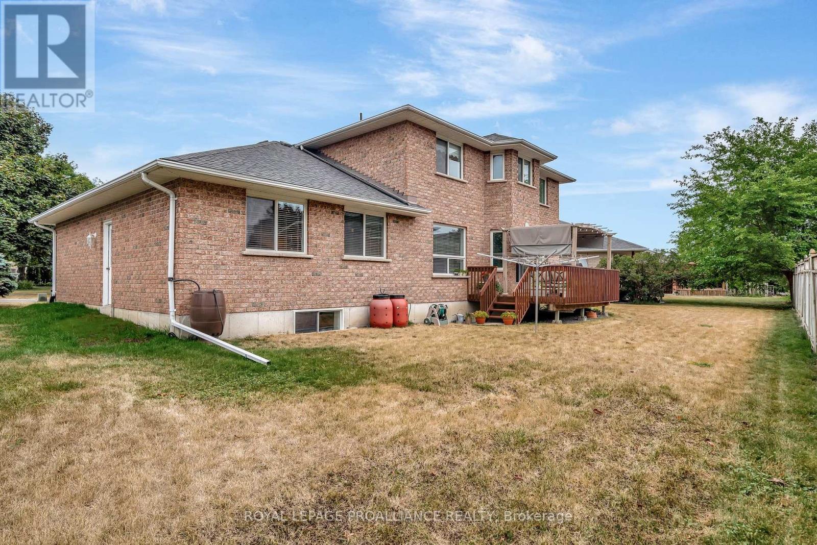 8 Linden Lane, Belleville, Ontario  K8N 5W9 - Photo 46 - X12503154