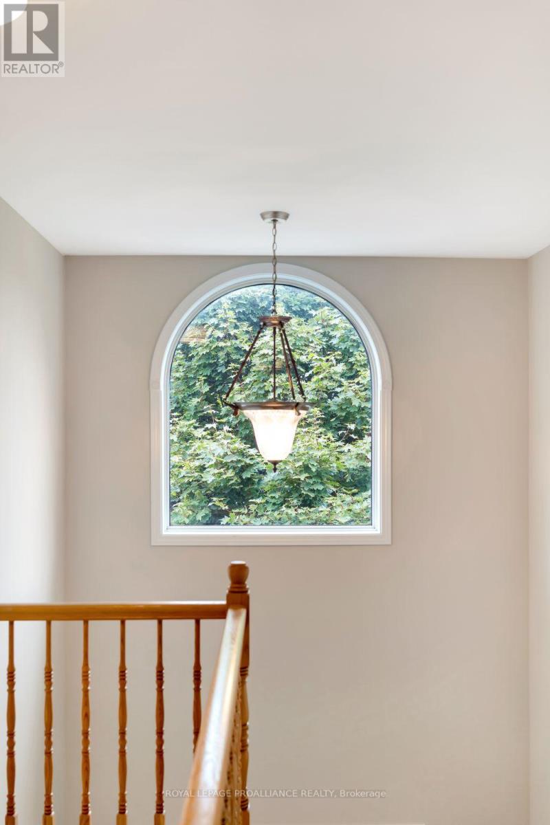 8 Linden Lane, Belleville, Ontario  K8N 5W9 - Photo 7 - X12503154