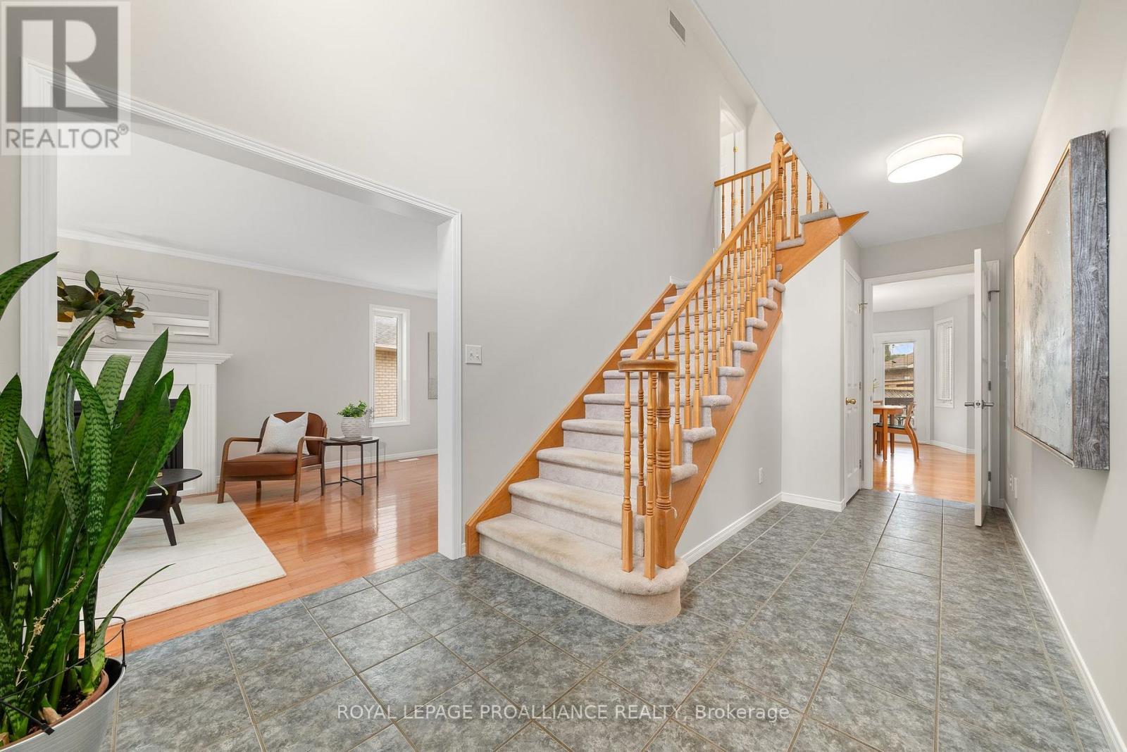 8 Linden Lane, Belleville, Ontario  K8N 5W9 - Photo 9 - X12503154