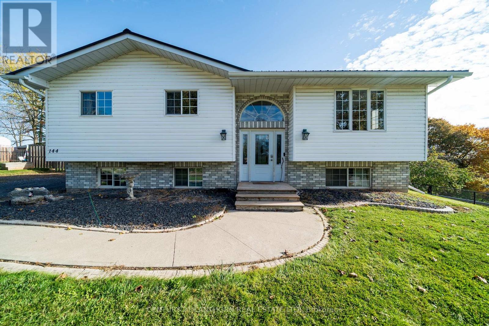 144 CENTRE STREET, Deseronto, Ontario