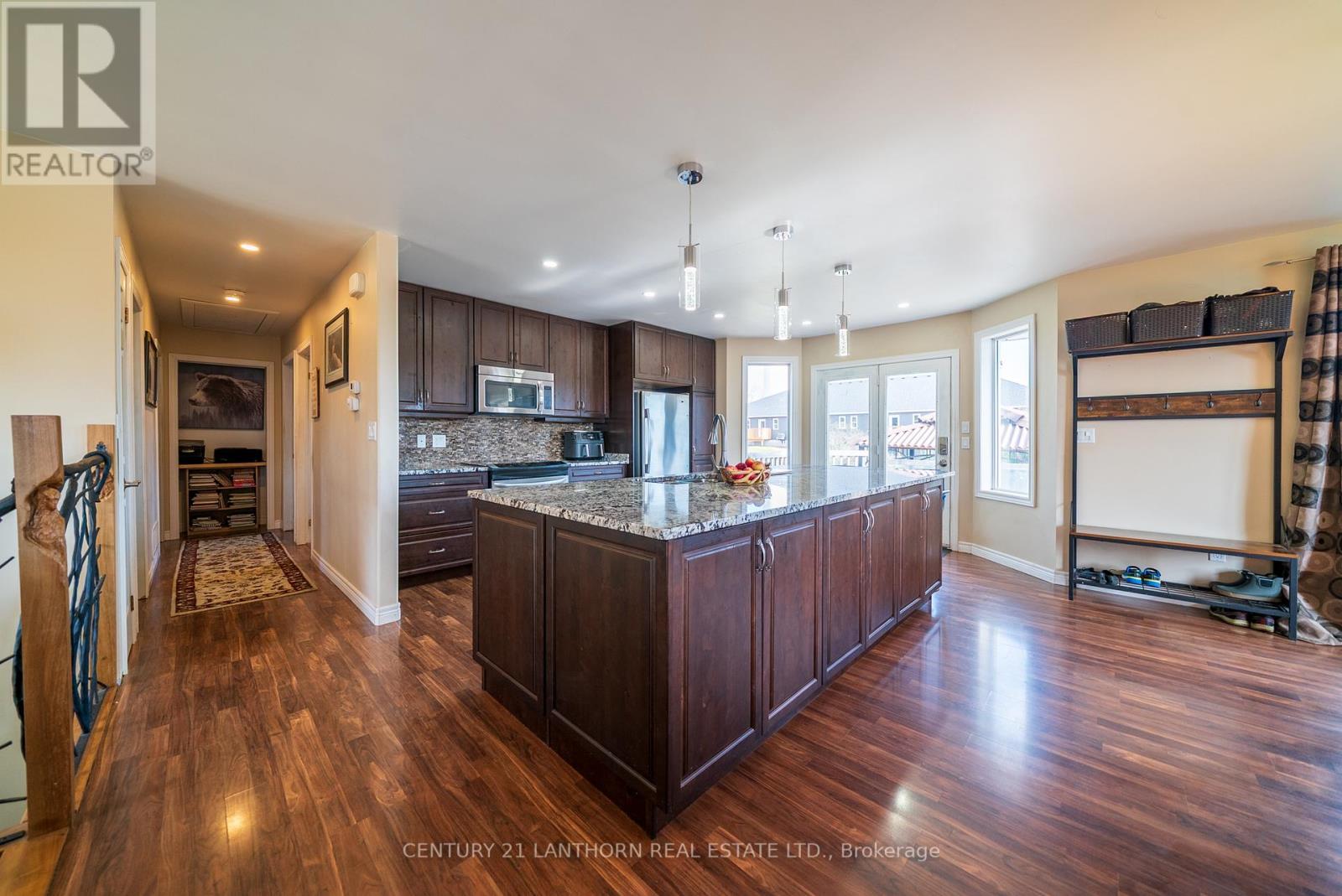 144 Centre Street, Deseronto, Ontario  K0K 1X0 - Photo 5 - X12504332