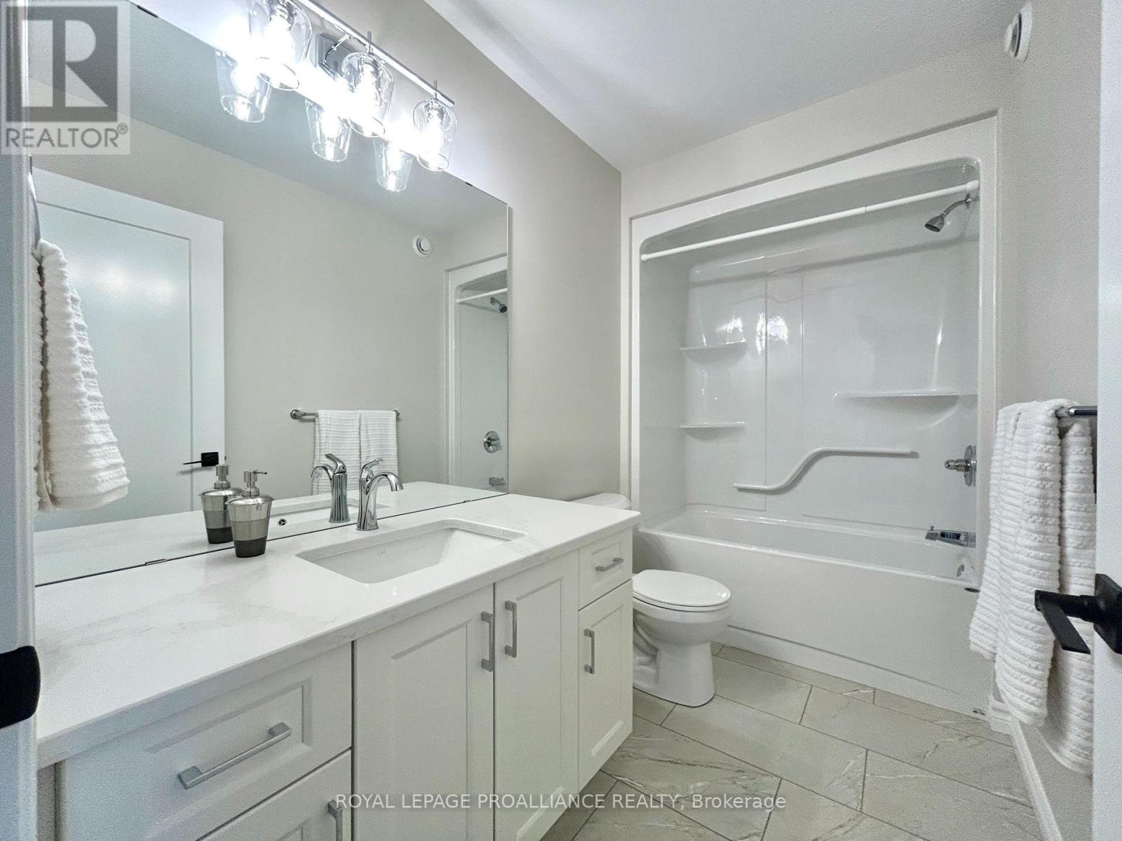 16 Peace River Street, Belleville, Ontario  K8N 0V6 - Photo 20 - X12504848