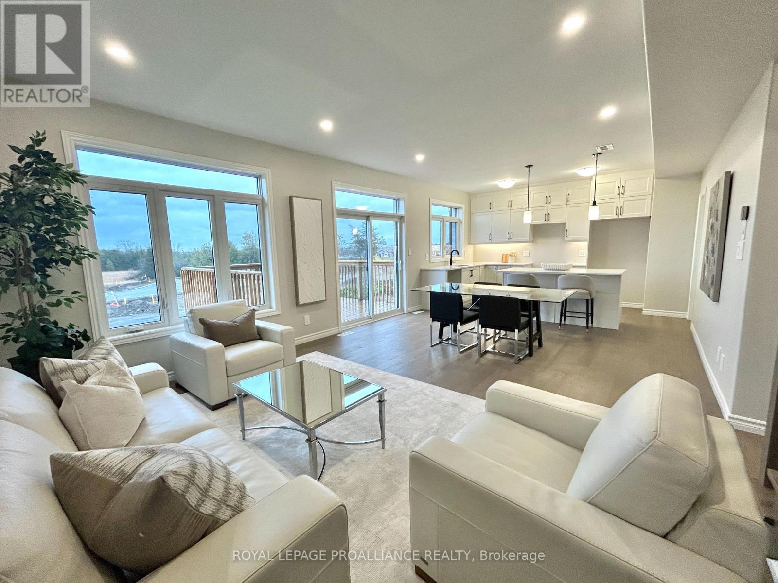 16 Peace River Street, Belleville, Ontario  K8N 0V6 - Photo 7 - X12504848