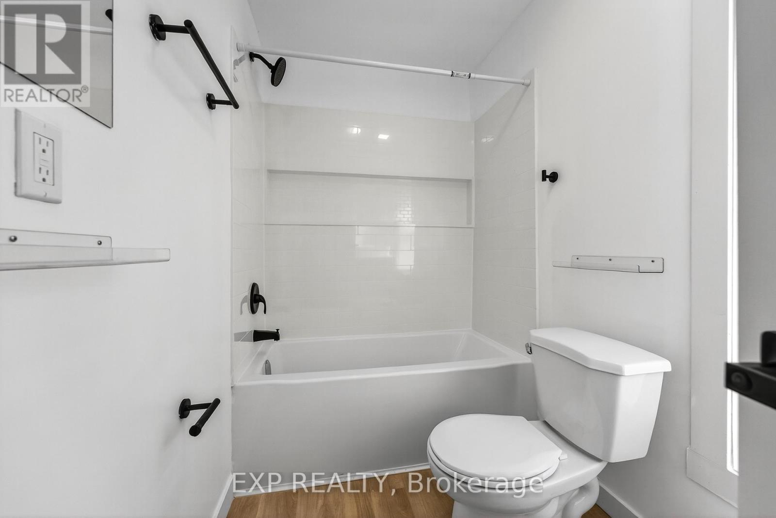 19 & 21 Railway Terrace, Belleville, Ontario  K8N 2R8 - Photo 13 - X12506892