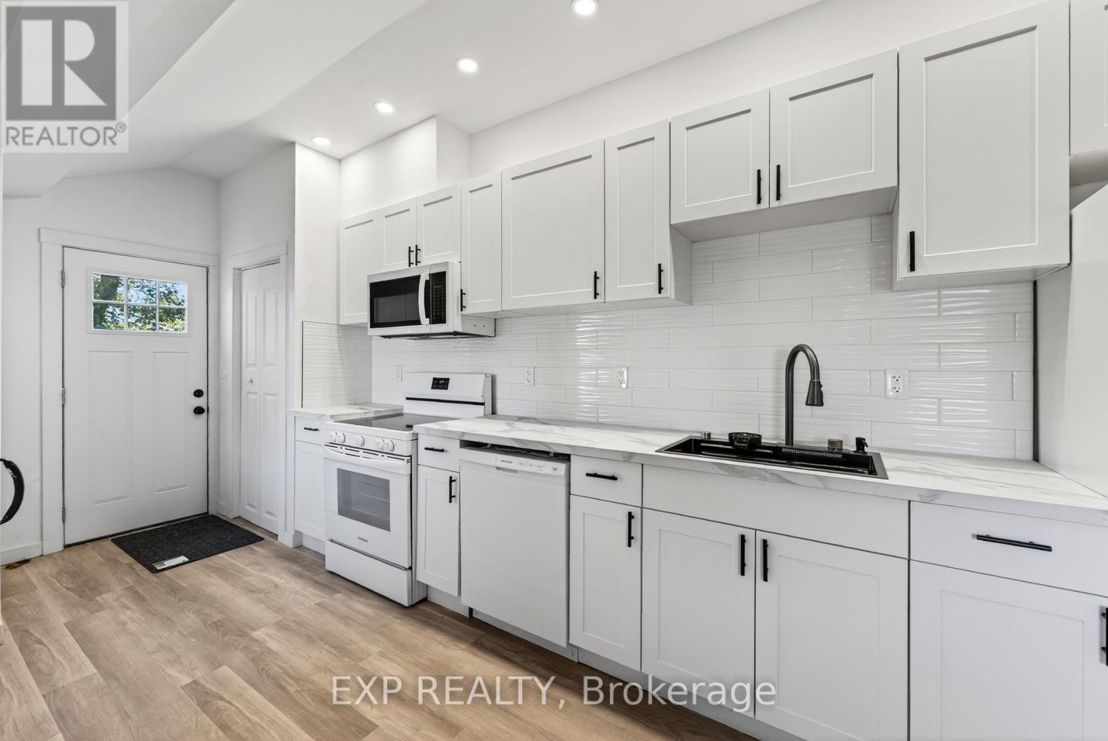 19 & 21 Railway Terrace, Belleville, Ontario  K8N 2R8 - Photo 23 - X12506892