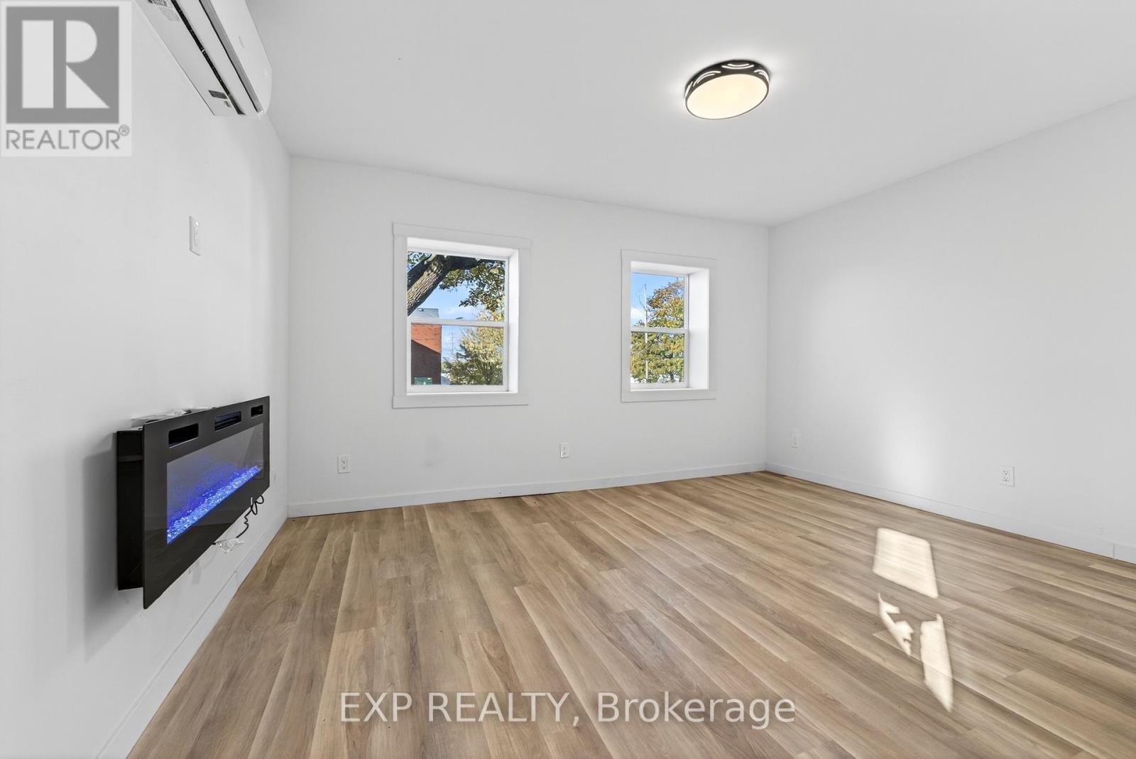 19 & 21 Railway Terrace, Belleville, Ontario  K8N 2R8 - Photo 7 - X12506892