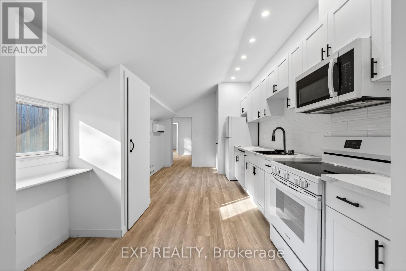 19 & 21 Railway Terrace, Belleville, Ontario  K8N 2R8 - Photo 9 - X12506892