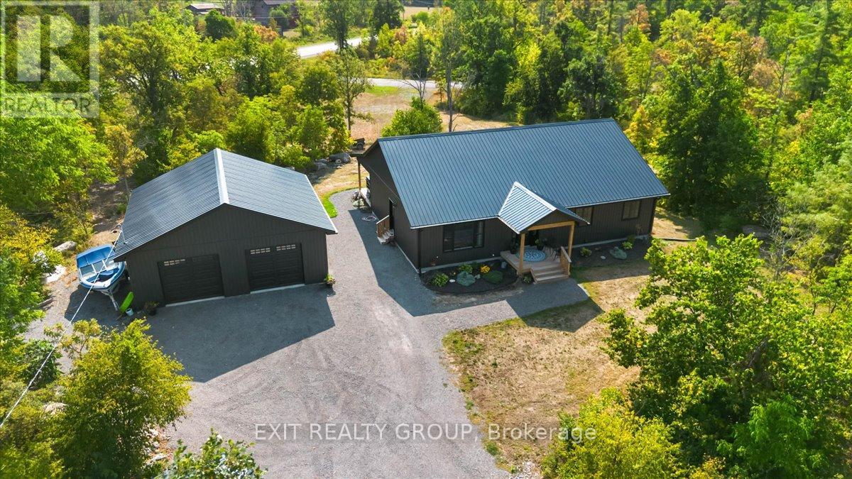 32 MARBLE COURT, Marmora and Lake, Ontario