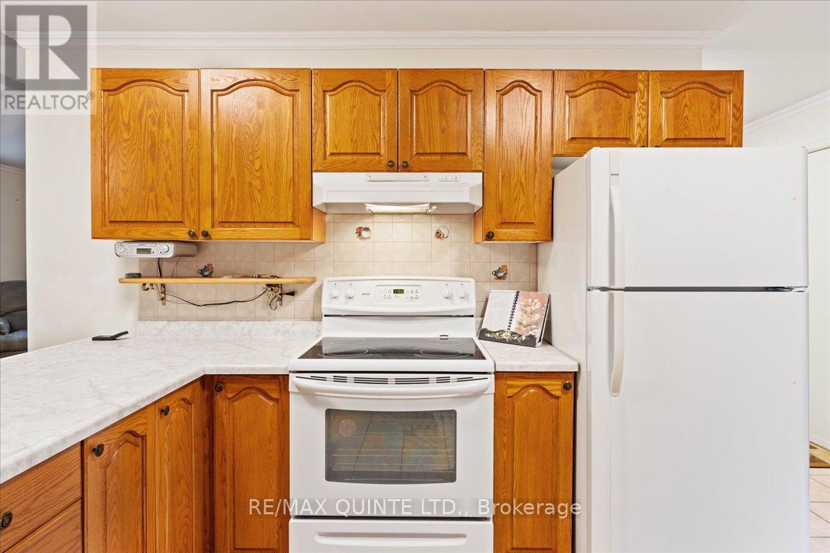 16 Maple Avenue, Prince Edward County, Ontario  K0K 2T0 - Photo 17 - X12512476