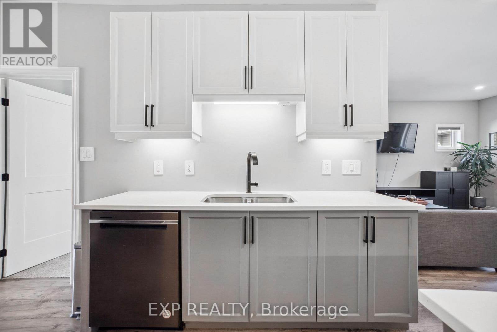 61 Athabaska Drive, Belleville, Ontario  K8N 0T1 - Photo 8 - X12512582