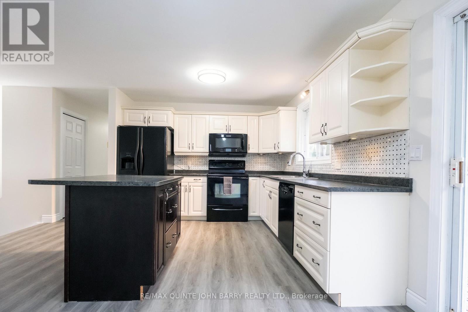 113 Barcovan Beach Road, Quinte West, Ontario  K0K 1L0 - Photo 11 - X12512990