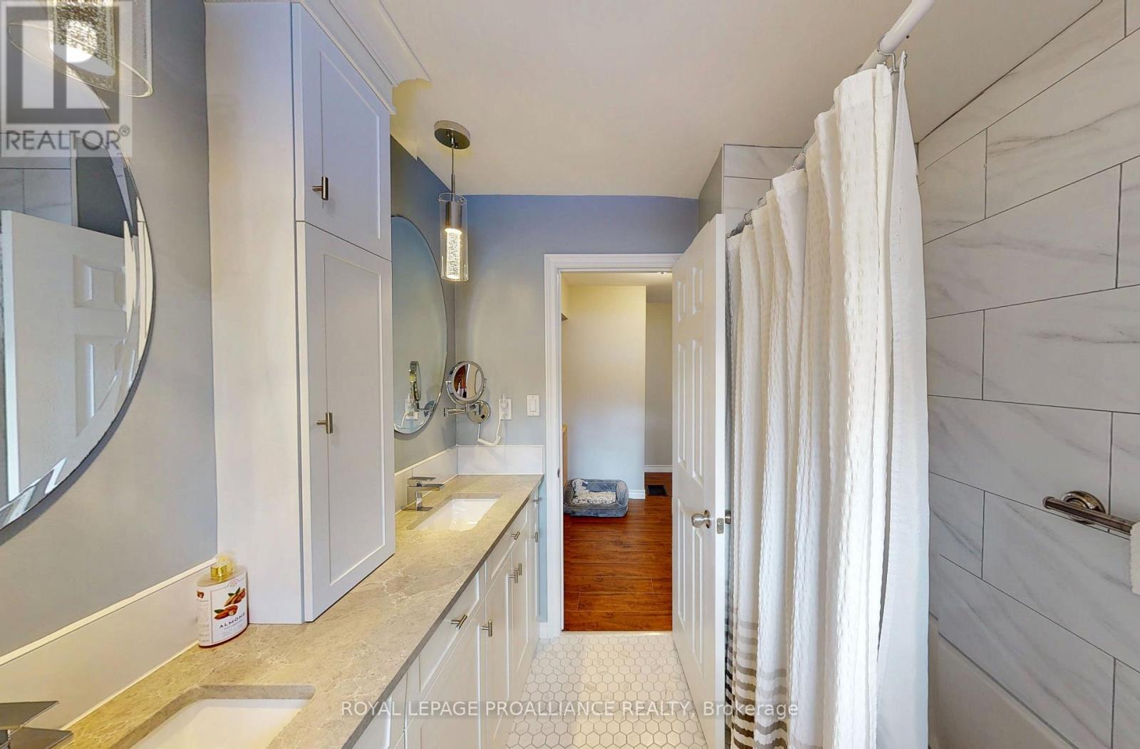 11 Stavebank Road, Belleville, Ontario  K8P 2N7 - Photo 14 - X12513568