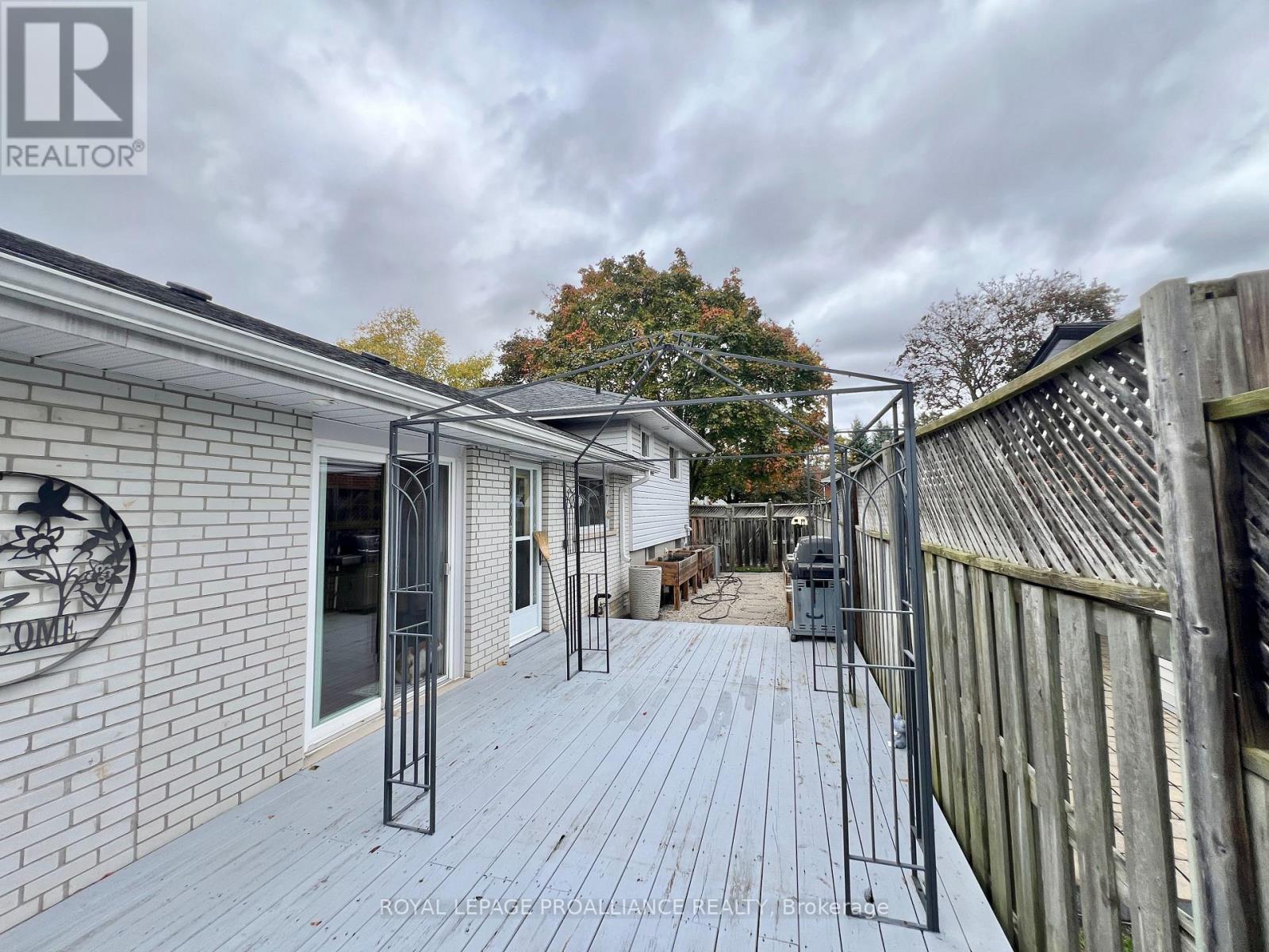 11 Stavebank Road, Belleville, Ontario  K8P 2N7 - Photo 19 - X12513568