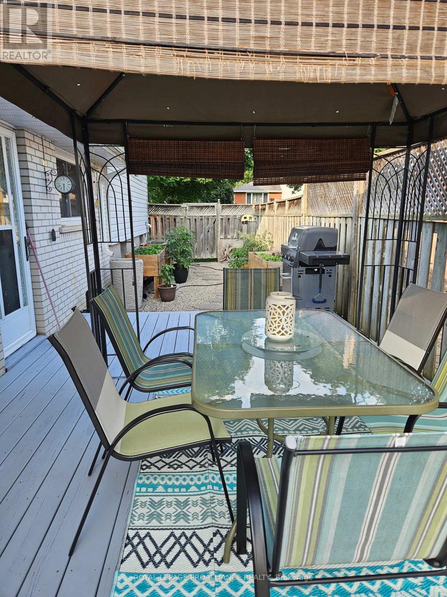 11 Stavebank Road, Belleville, Ontario  K8P 2N7 - Photo 22 - X12513568