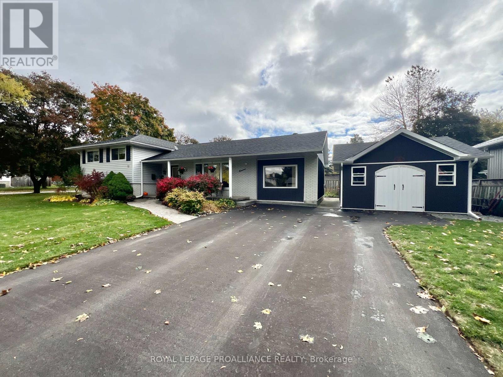 11 Stavebank Road, Belleville, Ontario  K8P 2N7 - Photo 27 - X12513568