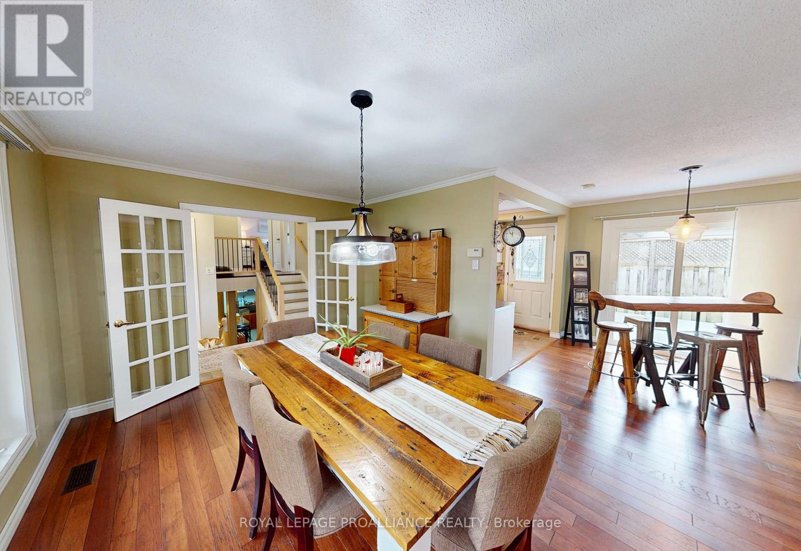 11 Stavebank Road, Belleville, Ontario  K8P 2N7 - Photo 3 - X12513568