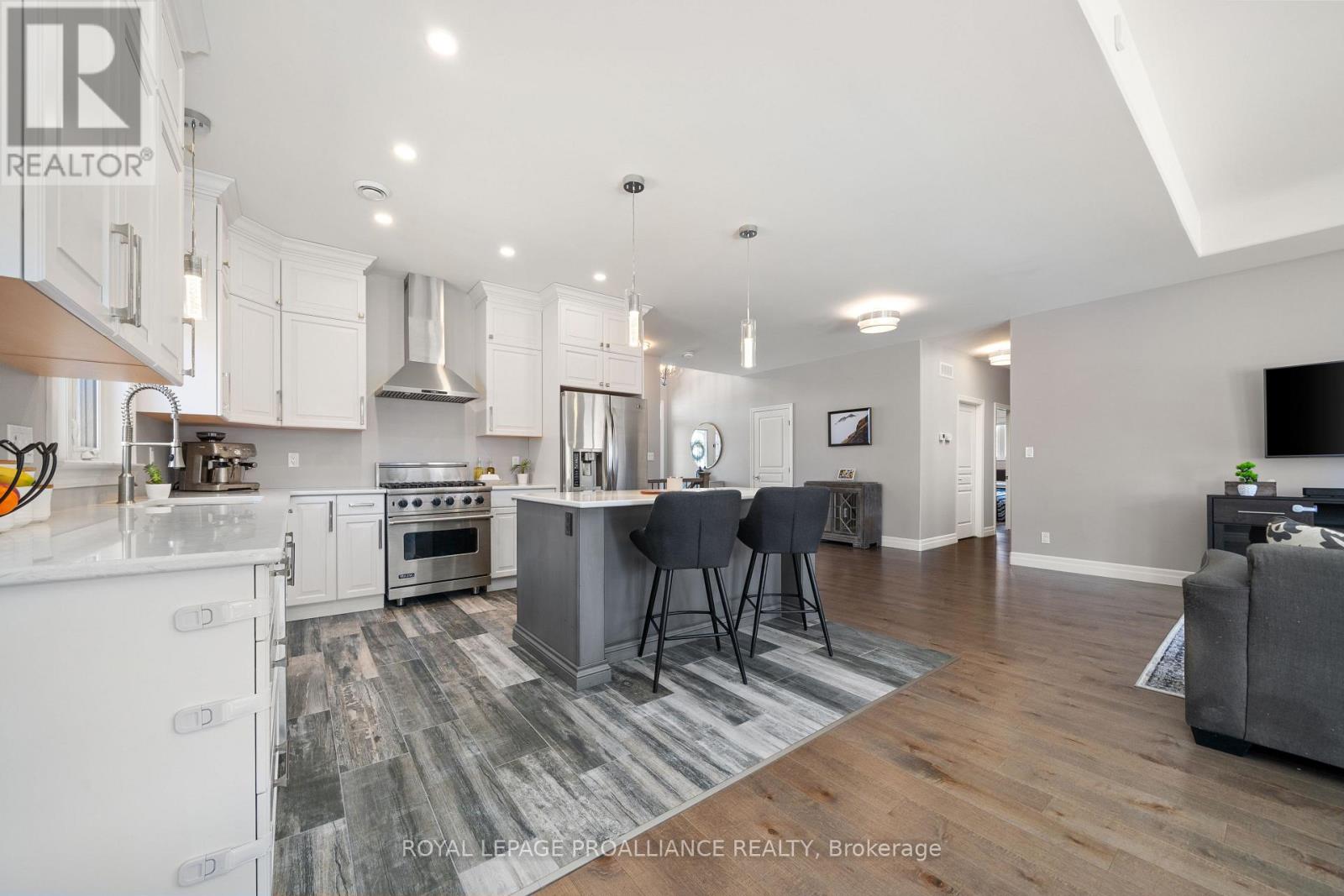 16 Hummingbird Drive, Belleville, Ontario  K8N 0H7 - Photo 13 - X12516292