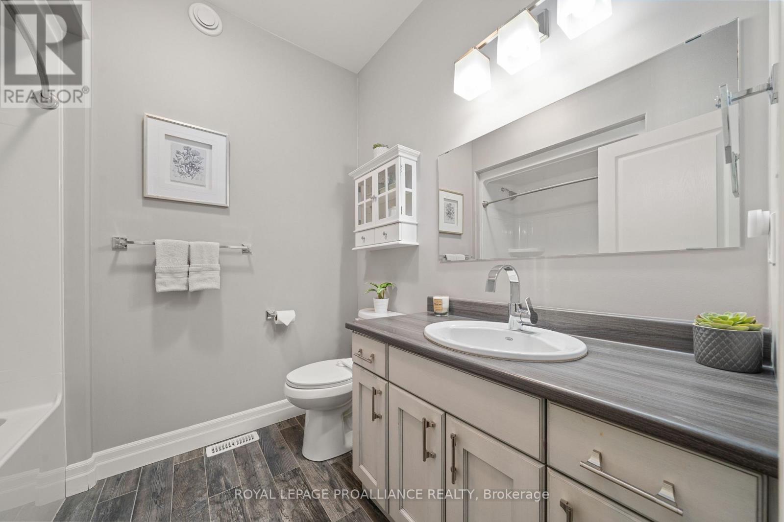 16 Hummingbird Drive, Belleville, Ontario  K8N 0H7 - Photo 18 - X12516292