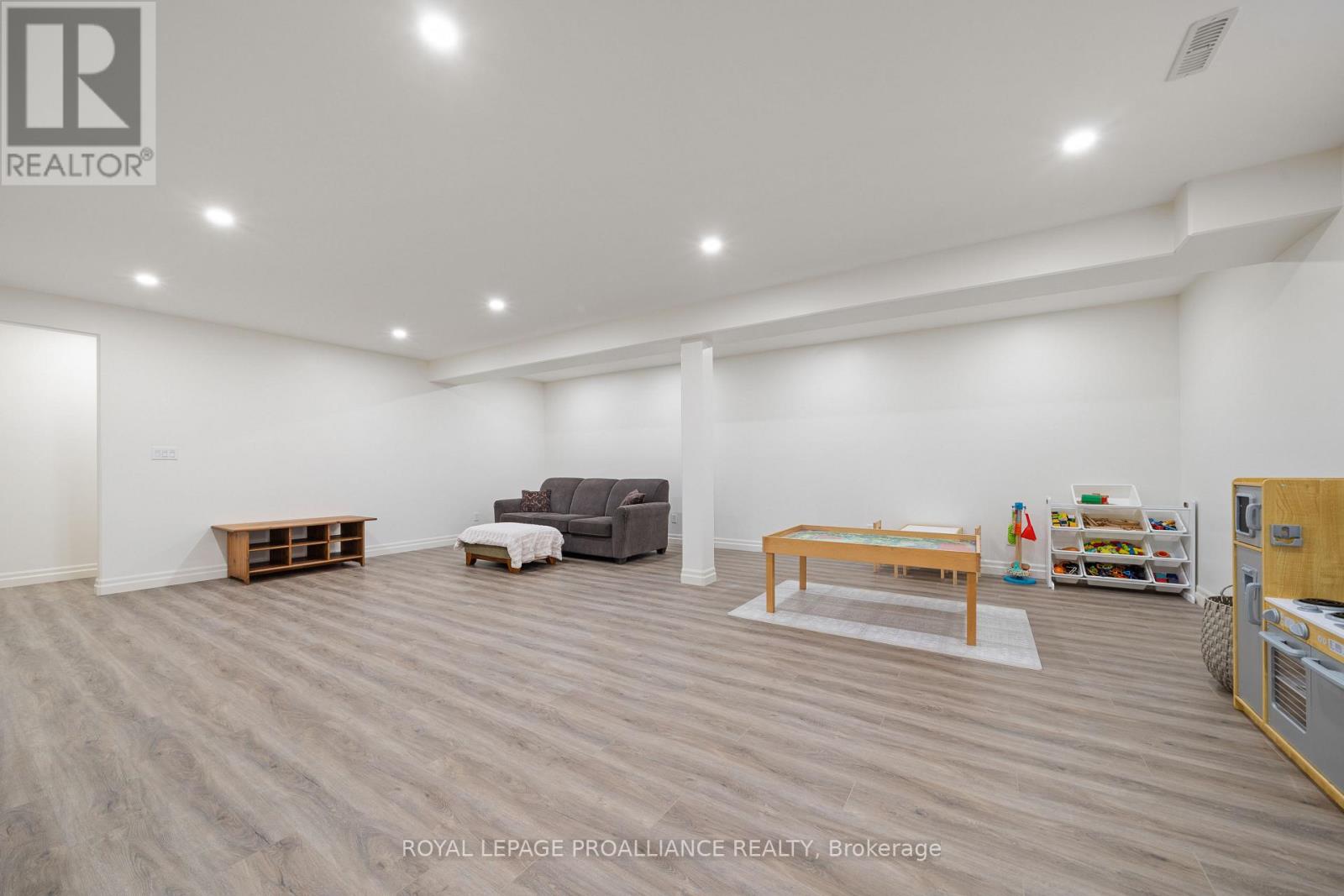 16 Hummingbird Drive, Belleville, Ontario  K8N 0H7 - Photo 27 - X12516292