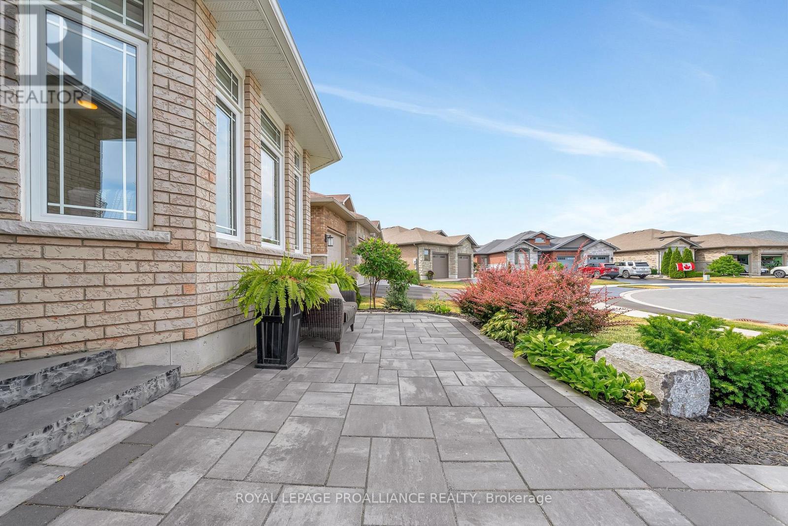 16 Hummingbird Drive, Belleville, Ontario  K8N 0H7 - Photo 4 - X12516292