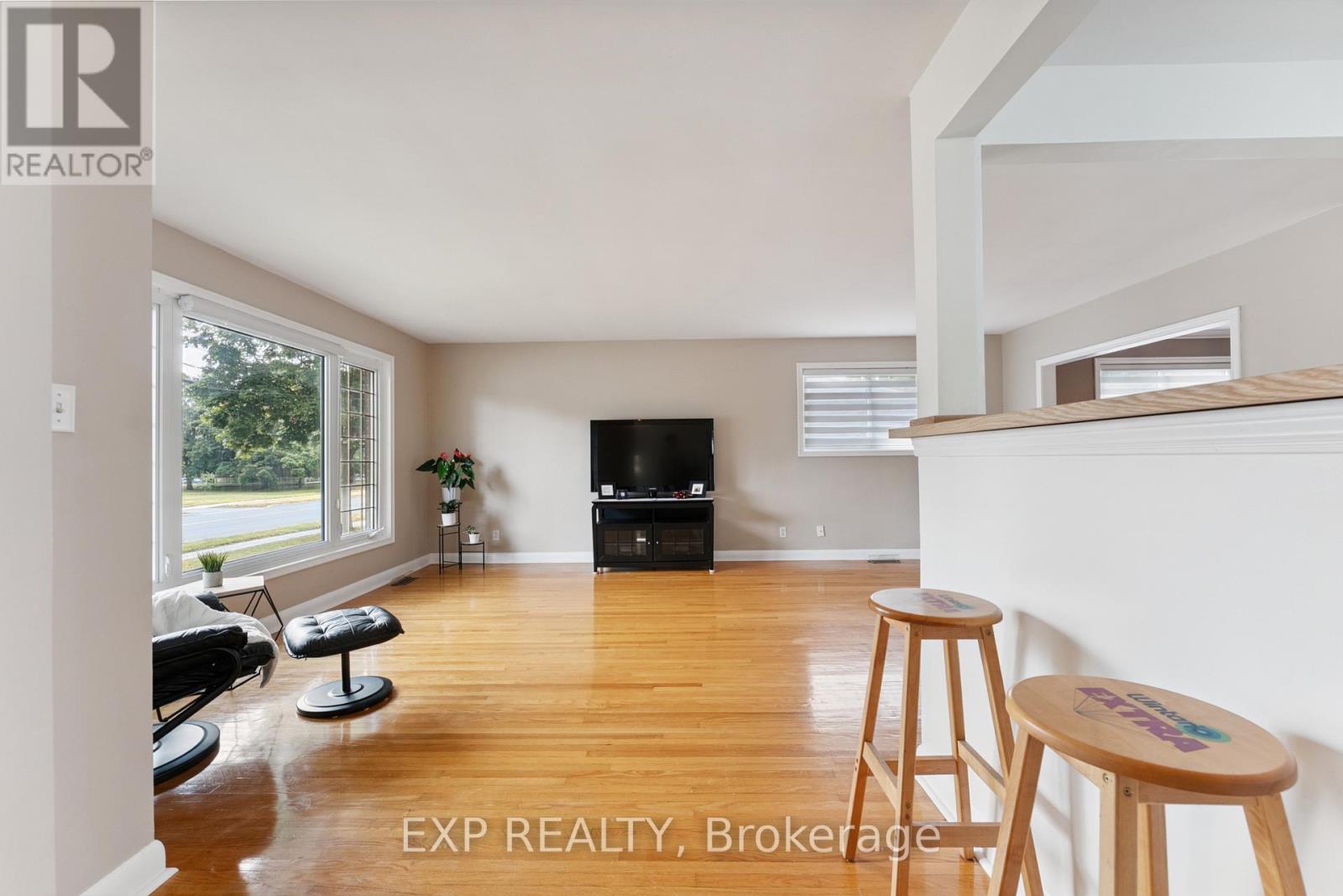 218 Farley Avenue, Belleville, Ontario  K8N 4L5 - Photo 5 - X12521346