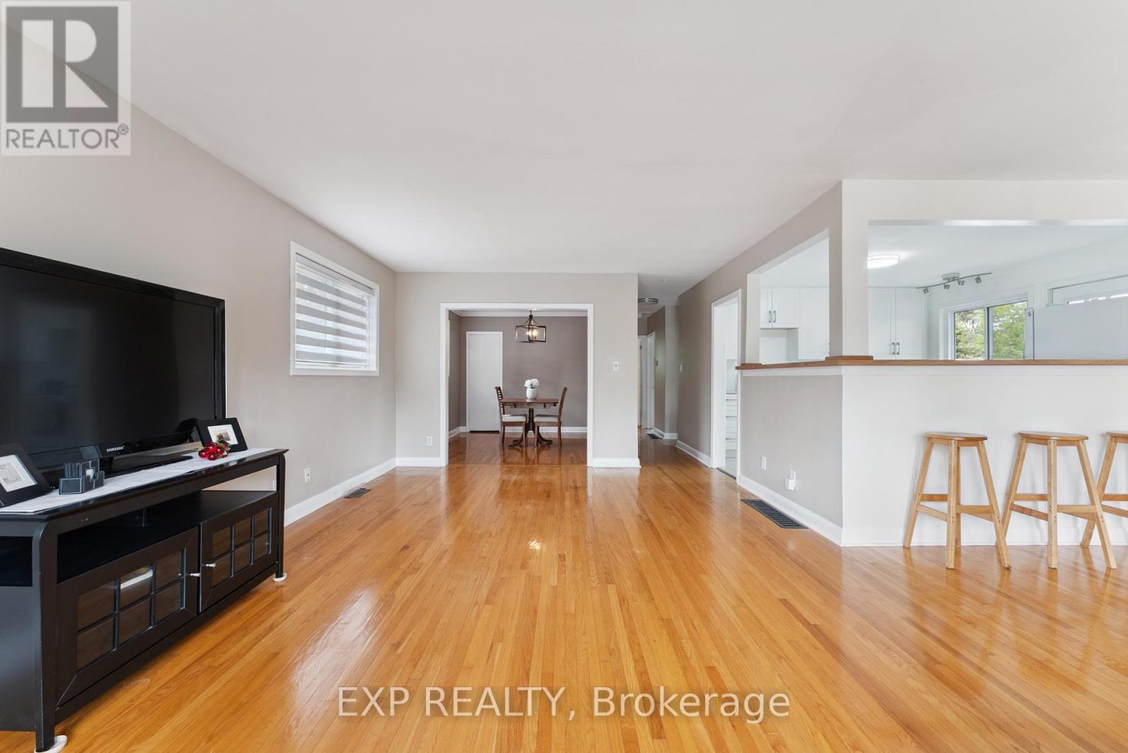 218 Farley Avenue, Belleville, Ontario  K8N 4L5 - Photo 7 - X12521346