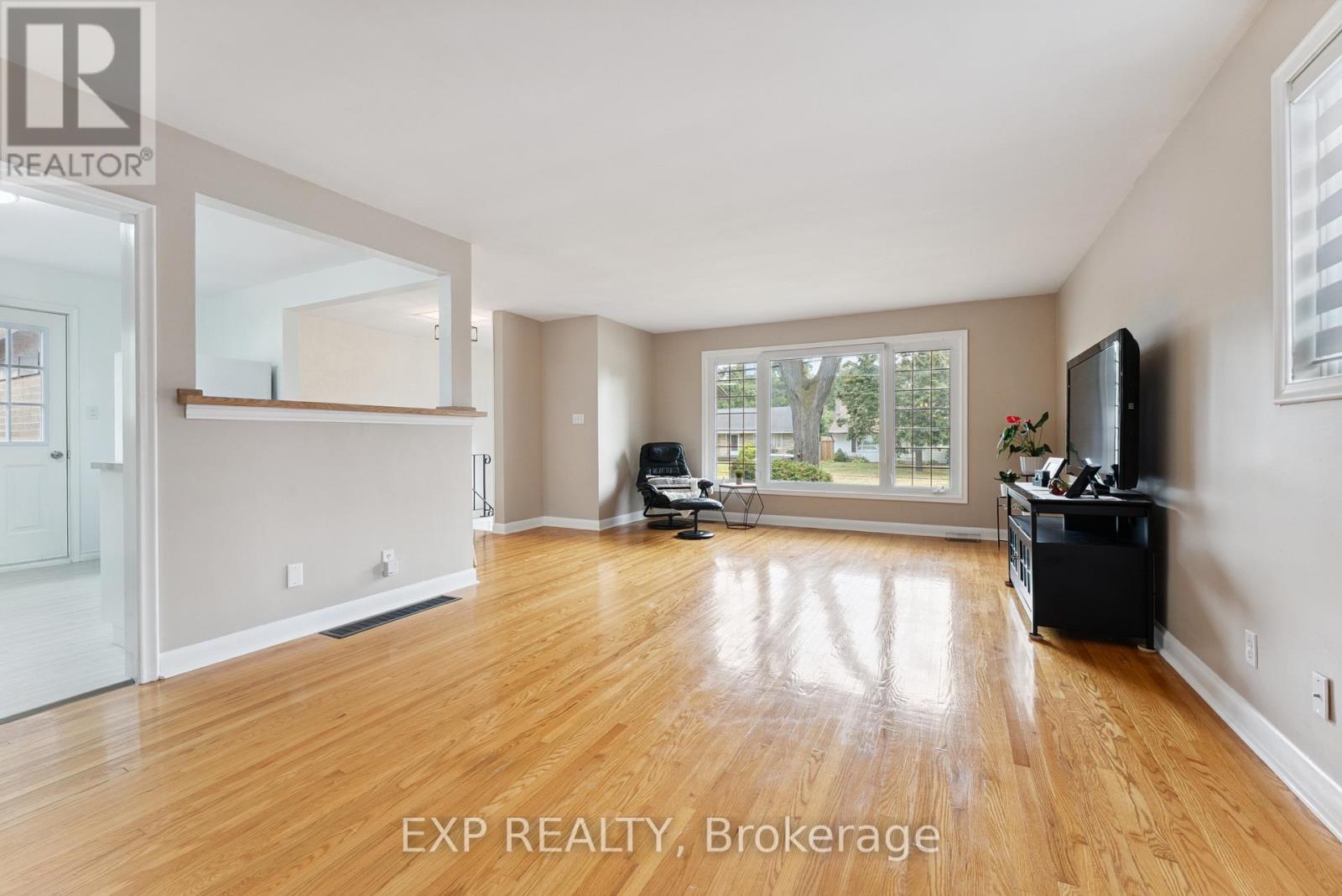 218 Farley Avenue, Belleville, Ontario  K8N 4L5 - Photo 9 - X12521346