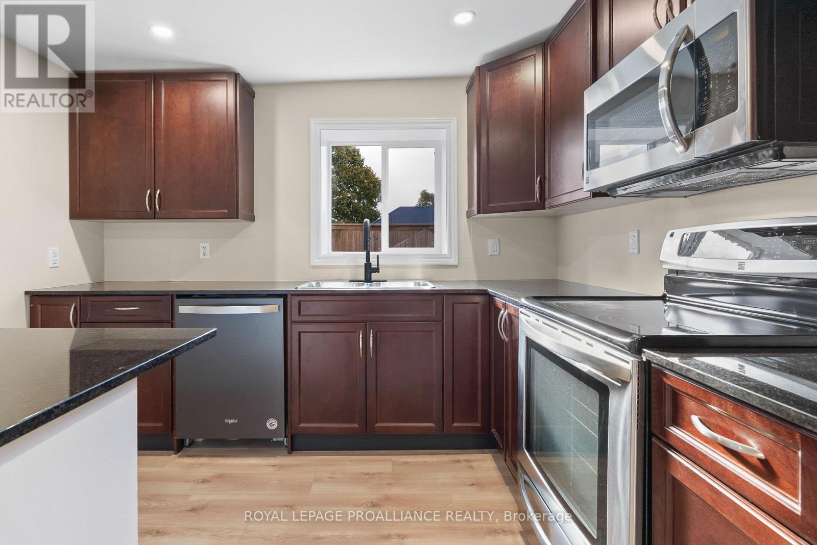 97 Donald Street S, Belleville, Ontario  K8P 2J6 - Photo 15 - X12523940