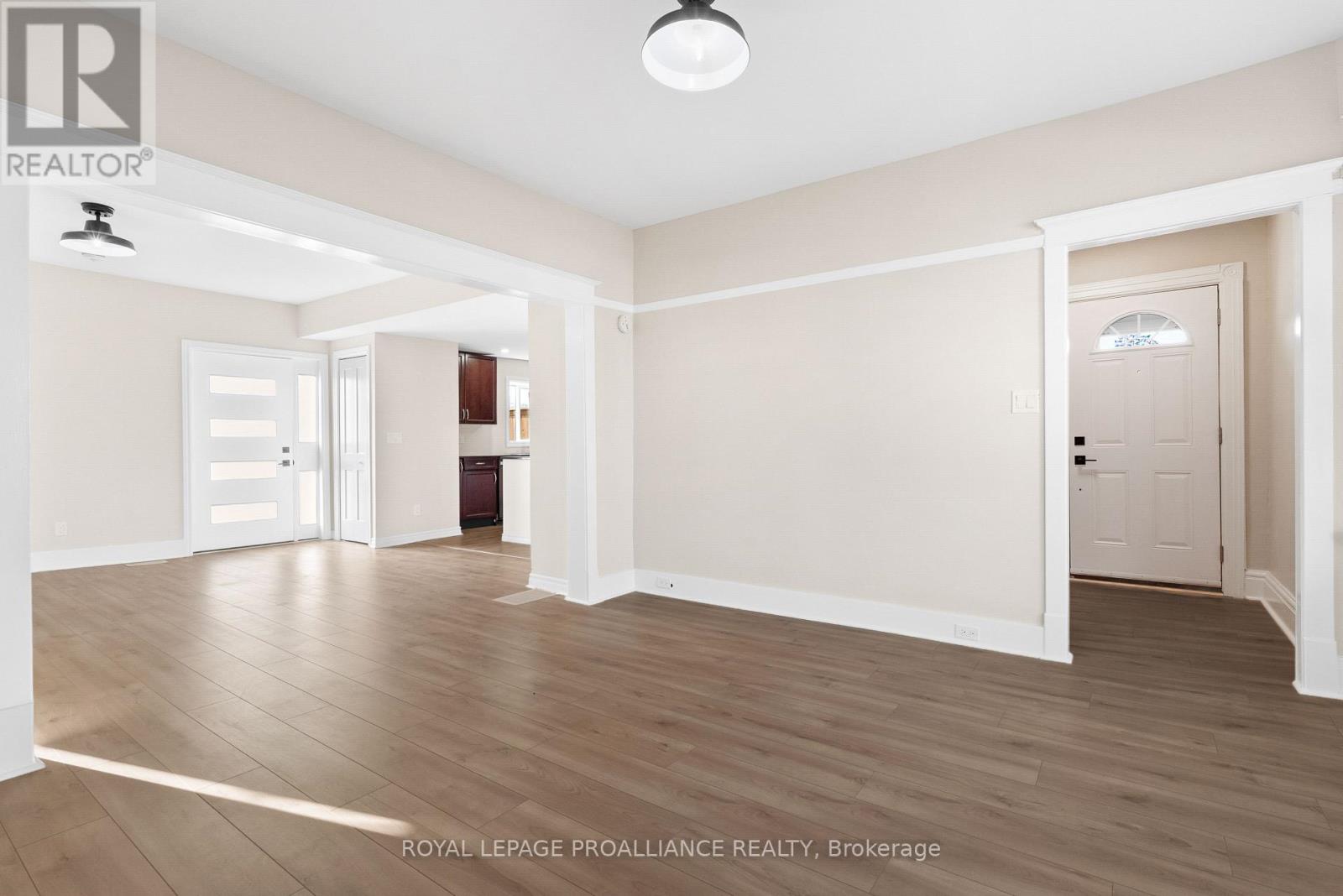 97 Donald Street S, Belleville, Ontario  K8P 2J6 - Photo 6 - X12523940