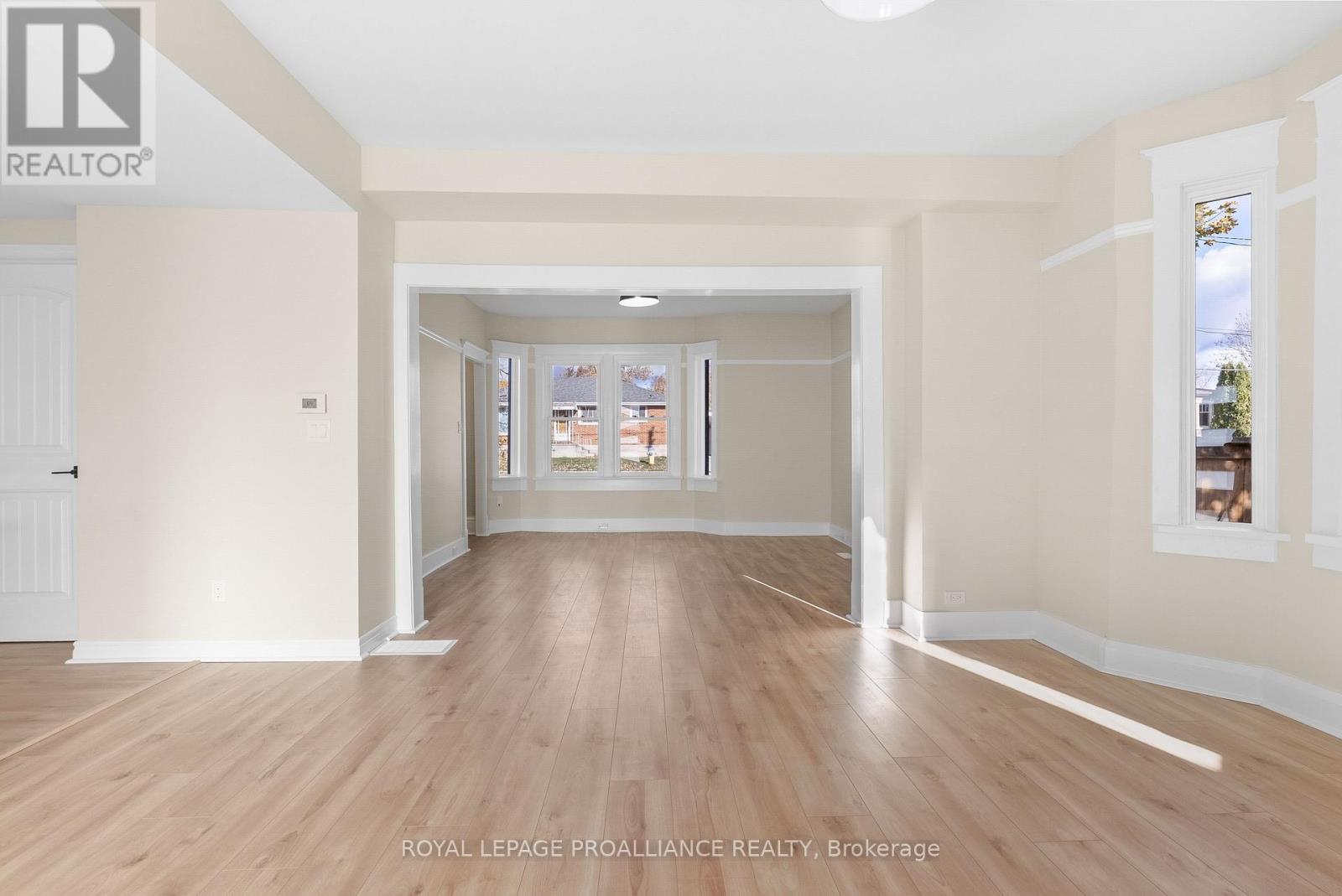 97 Donald Street S, Belleville, Ontario  K8P 2J6 - Photo 9 - X12523940