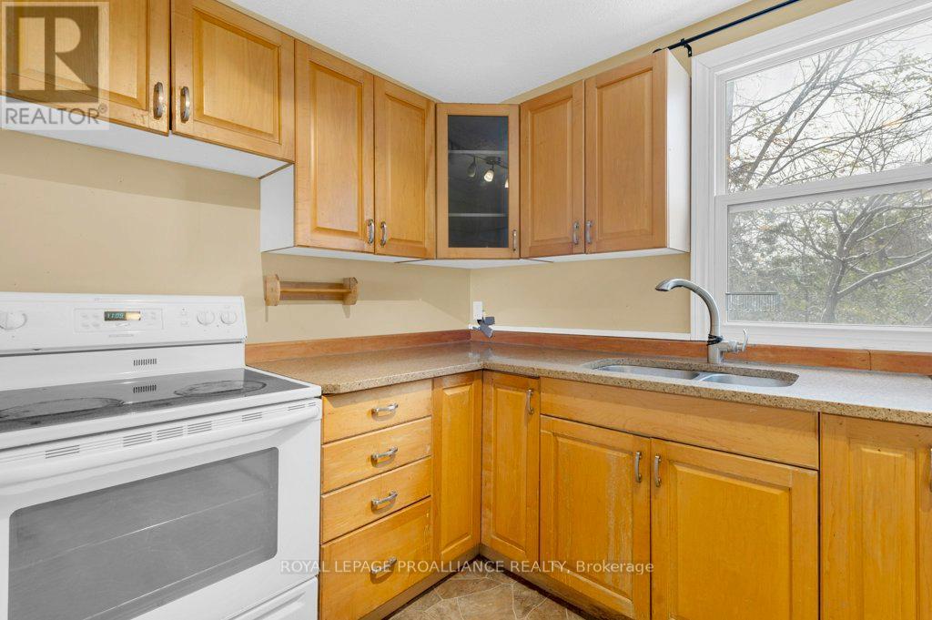 325 Sidney Street, Belleville, Ontario  K8P 3Z5 - Photo 11 - X12528806