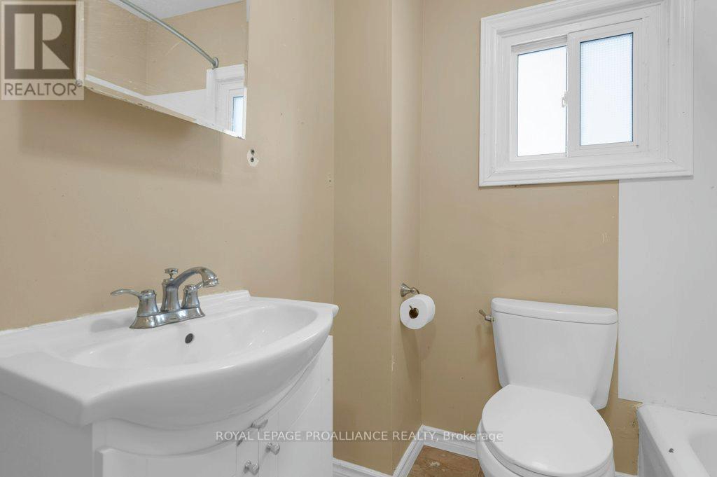 325 Sidney Street, Belleville, Ontario  K8P 3Z5 - Photo 14 - X12528806